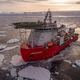 MPV Everest viajando a través de témpanos de hielo desde Davis hasta las estaciones Mawson